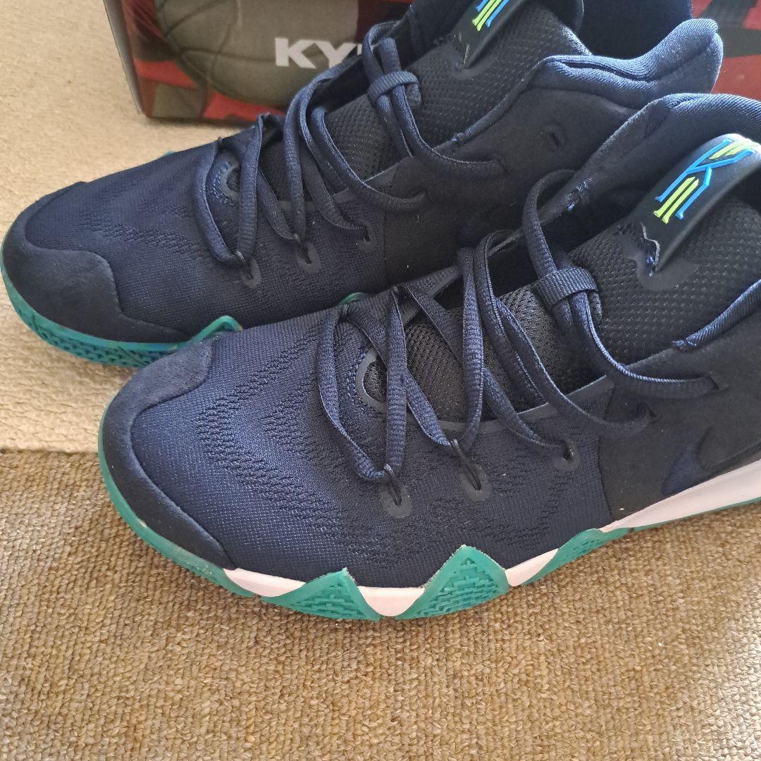 Kyrie Irving バスケットボールシューズ ネイビー