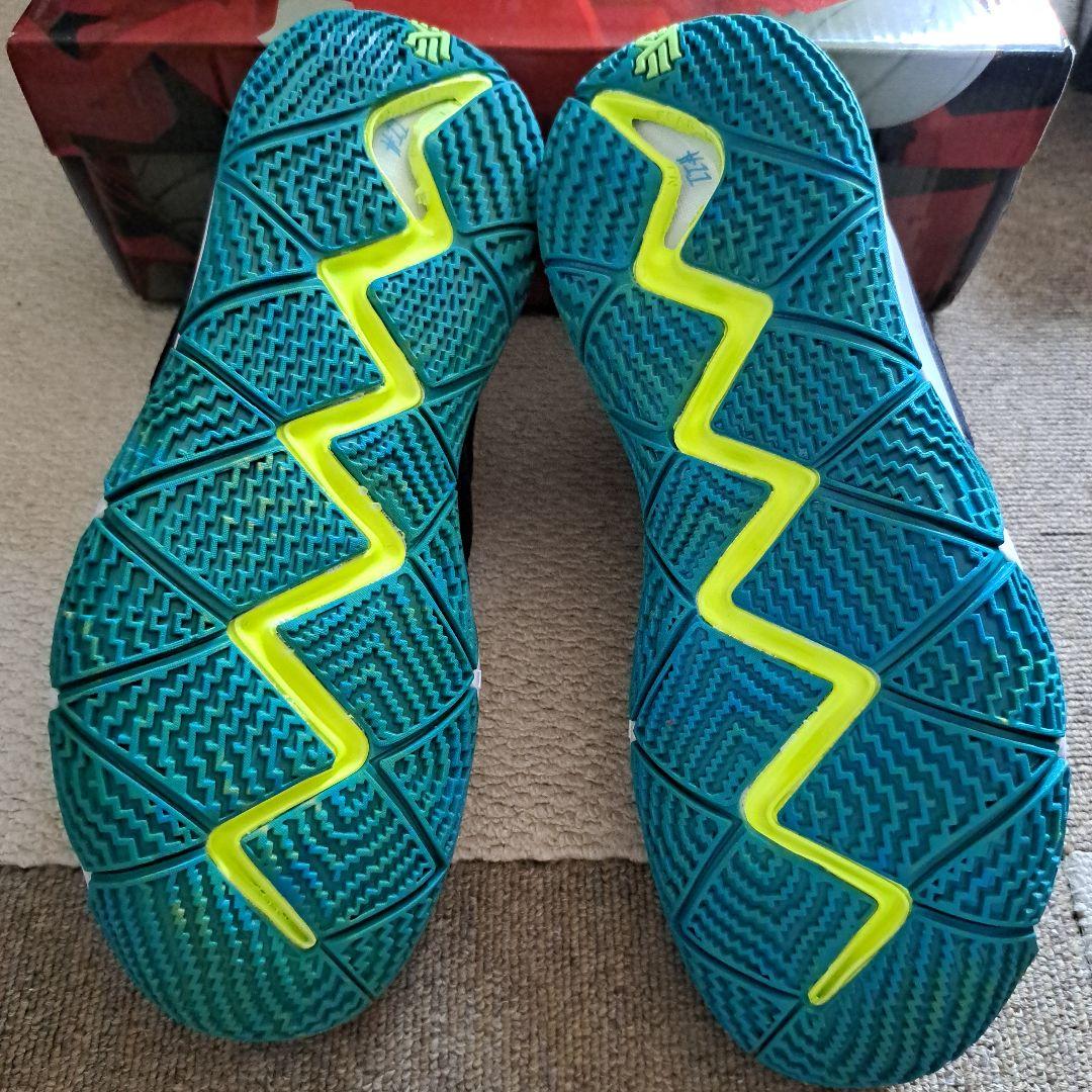 Kyrie Irving バスケットボールシューズ ネイビー