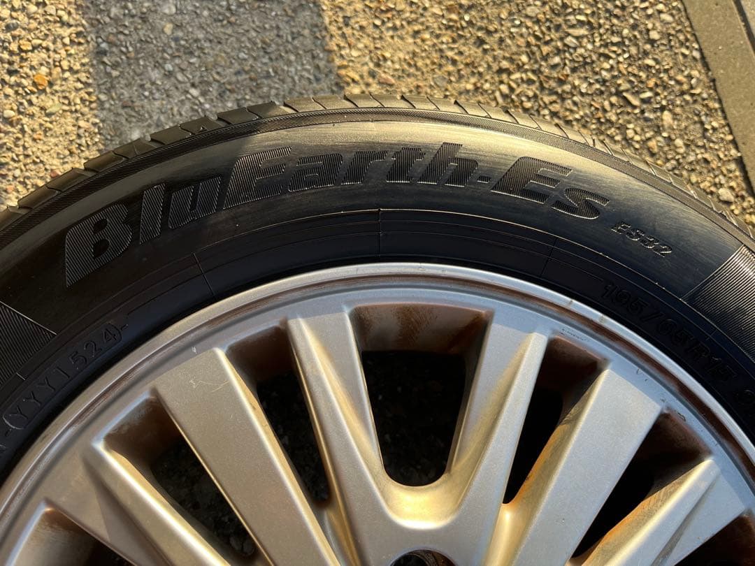 エスクァイア純正15インチタイヤホイール4本セットほとんど履いてません！値下げ！