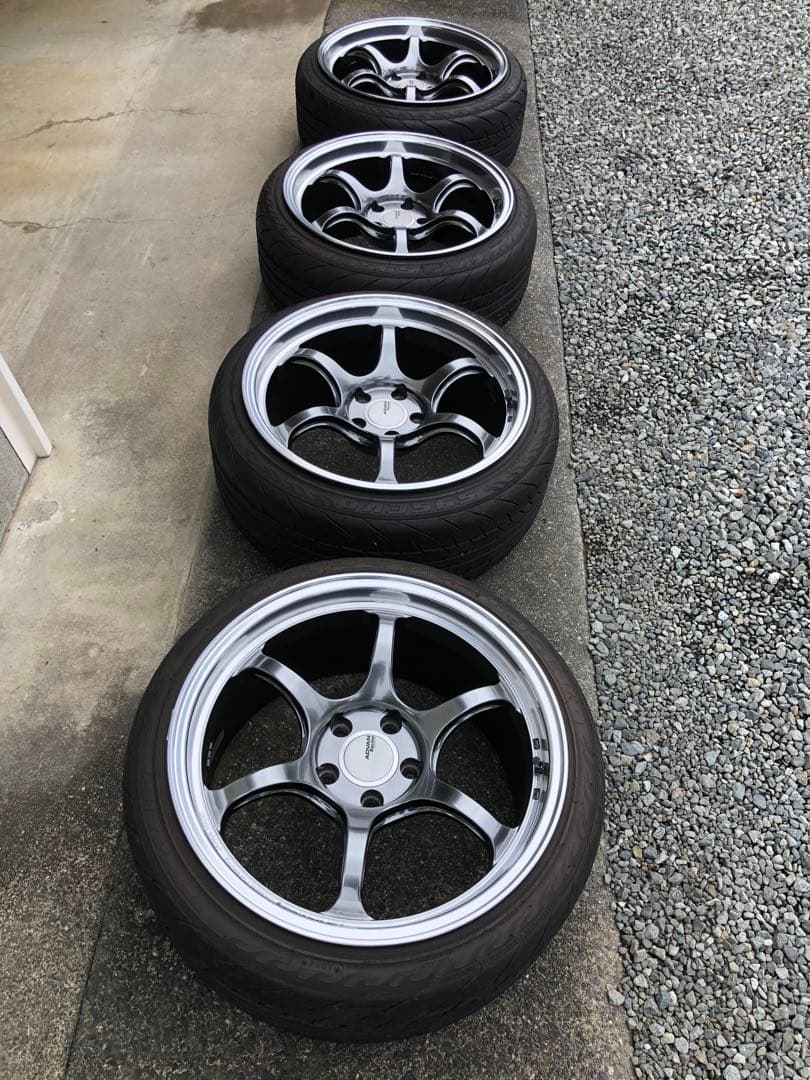 よちさん専用ADVAN Racing RG-D2 18インチ GTRdesign