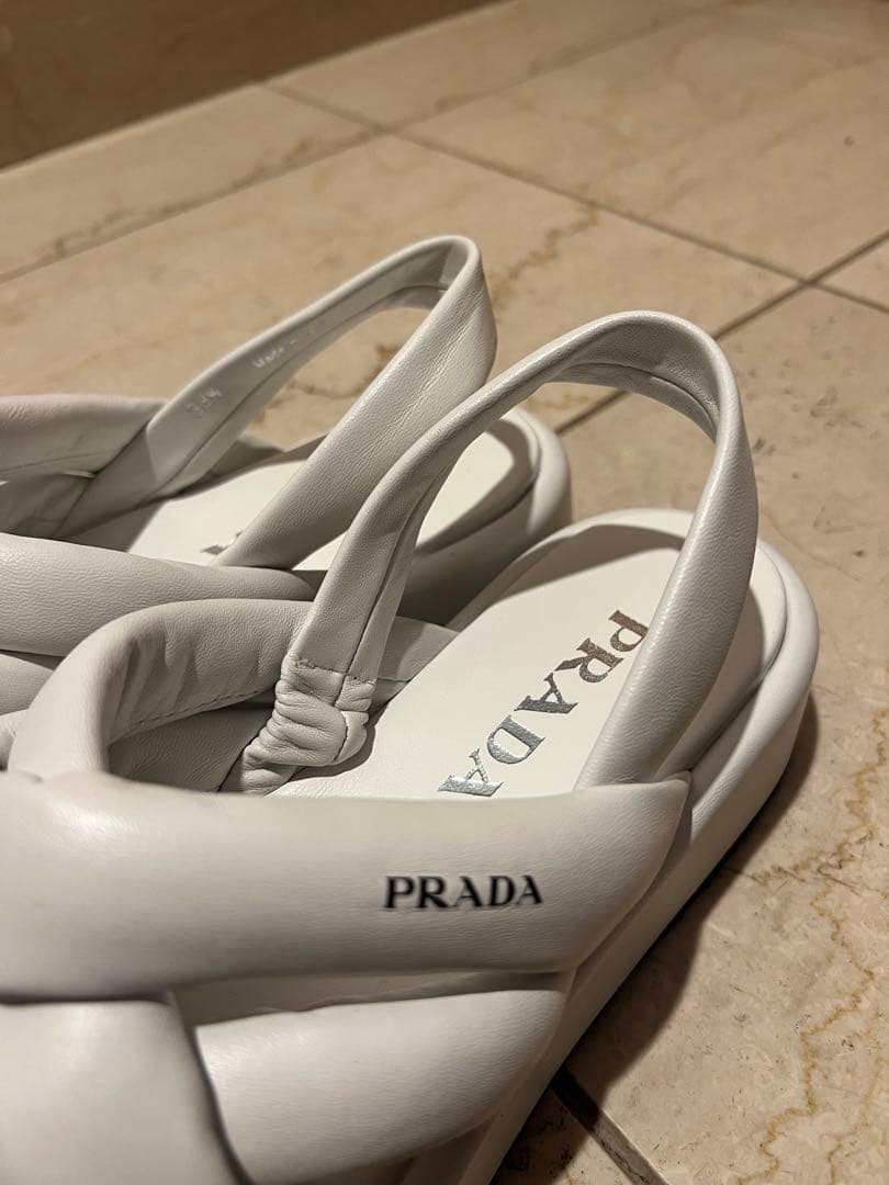 PRADA ナッパレザーサンダル　ホワイト38.5