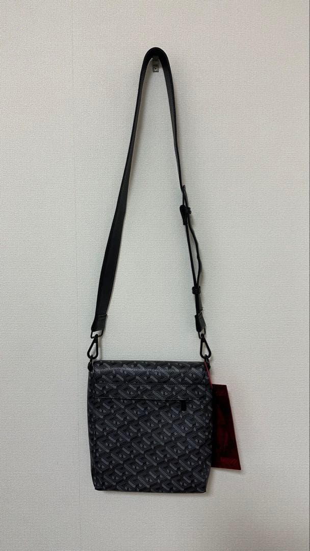 spraygroundショルダーバッグ