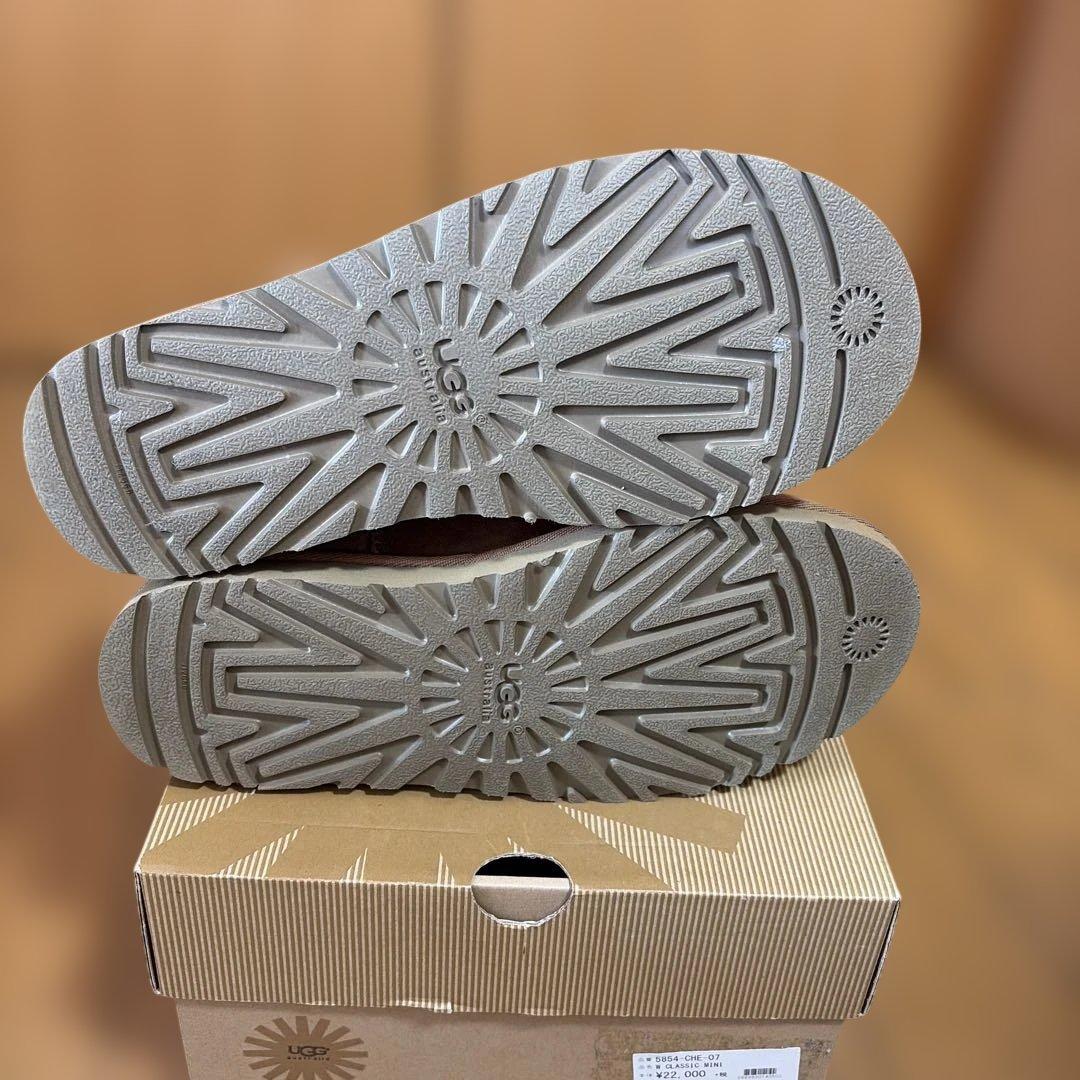 UGG 箱付き未使用品　ムートン　ショート