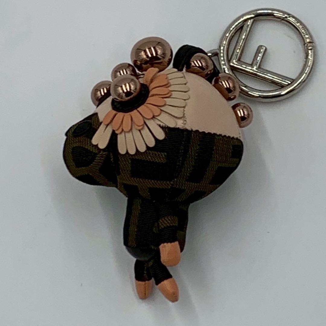 美品 フェンディ スペースモンキー ズッカ柄 FF キーホルダー バッグチャーム