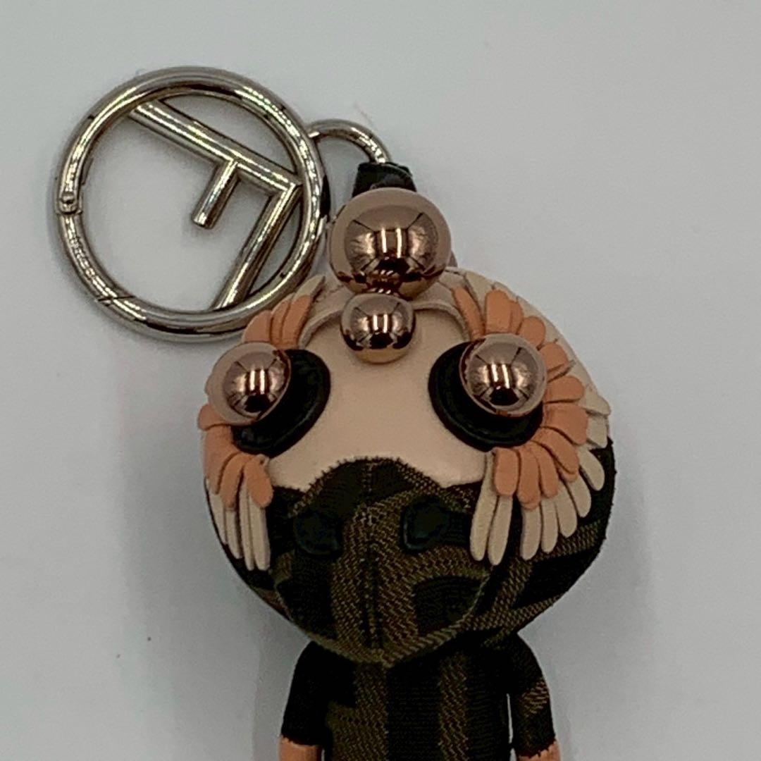 美品 フェンディ スペースモンキー ズッカ柄 FF キーホルダー バッグチャーム