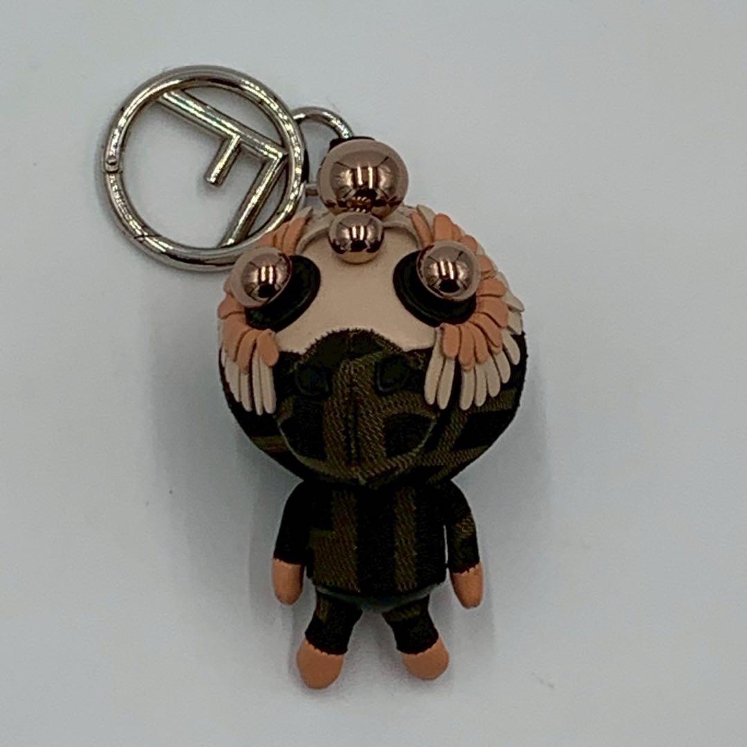 美品 フェンディ スペースモンキー ズッカ柄 FF キーホルダー バッグチャーム