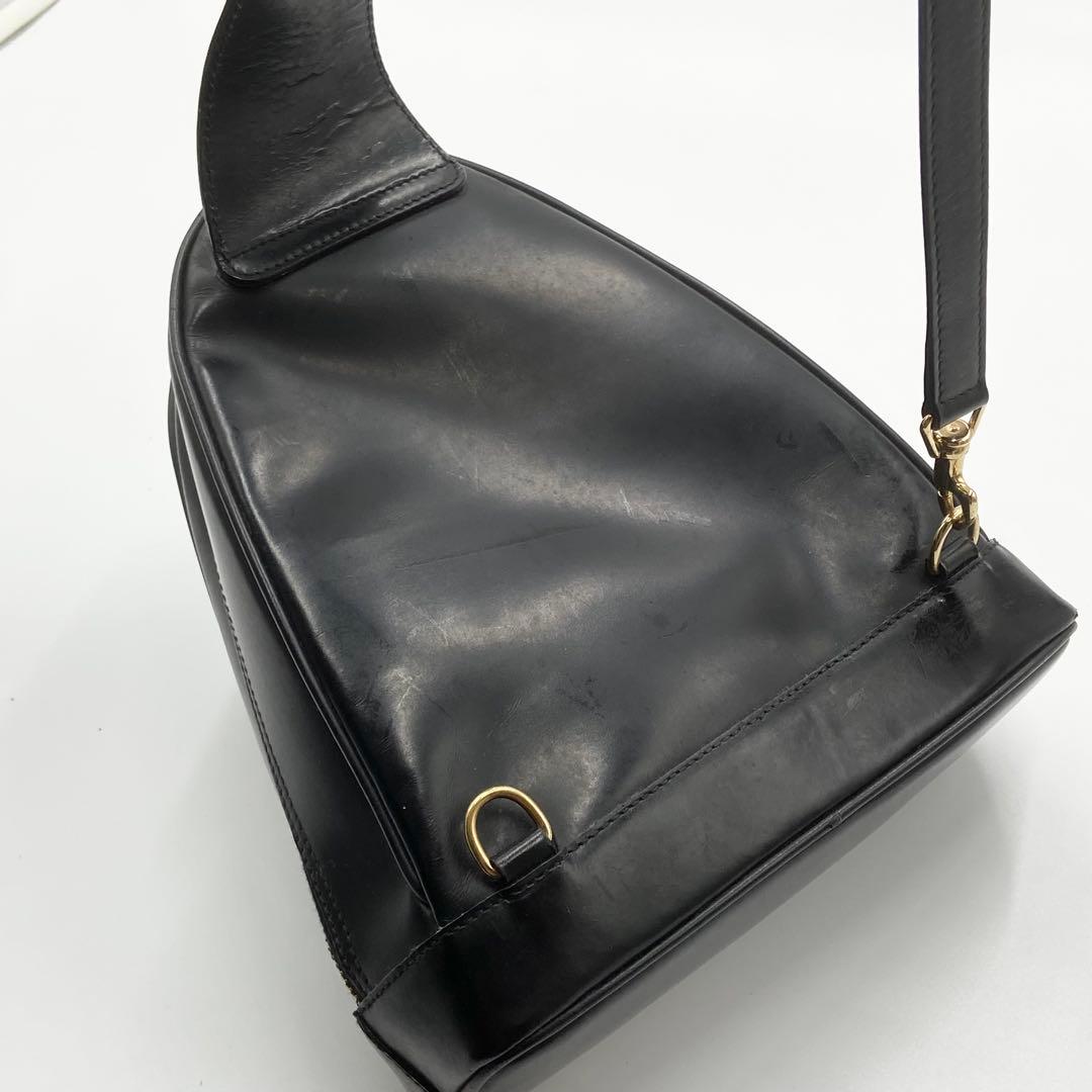 希少　GUCCI グッチ　ボディバッグ　バンブー　レザー　ロゴ刻印　ブラック