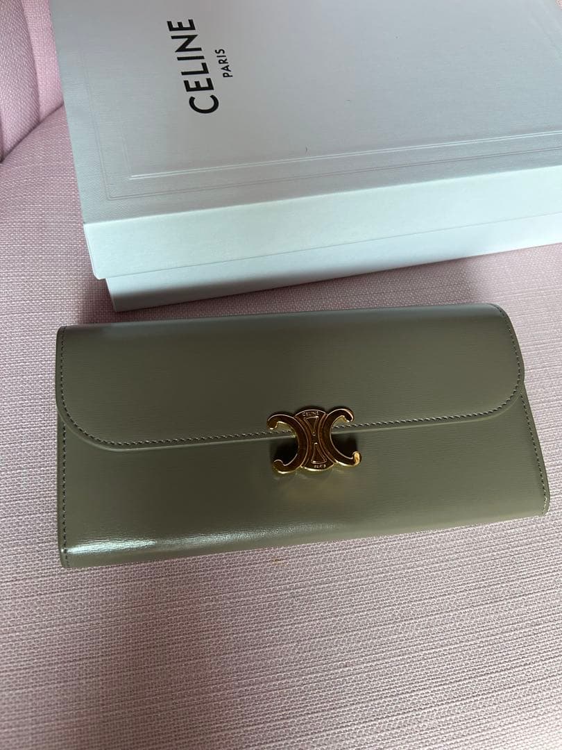 セリーヌ　長財布　ラージウォレット トリオンフ シャイニーカーフスキン