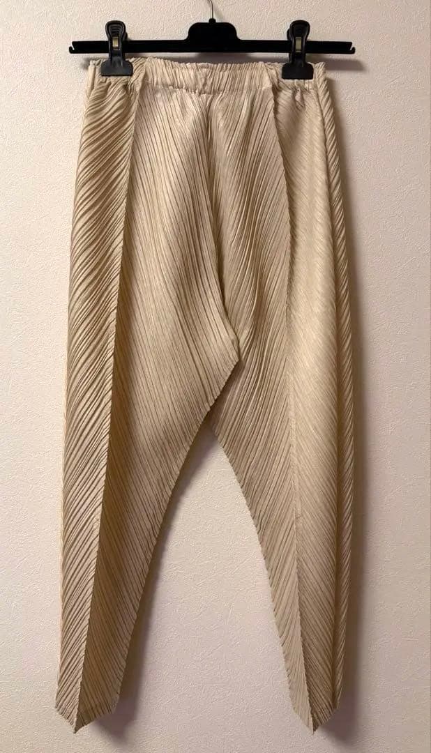 プリーツプリーズ シッカーボトムス パンツ ライトベージュ 2サイズ