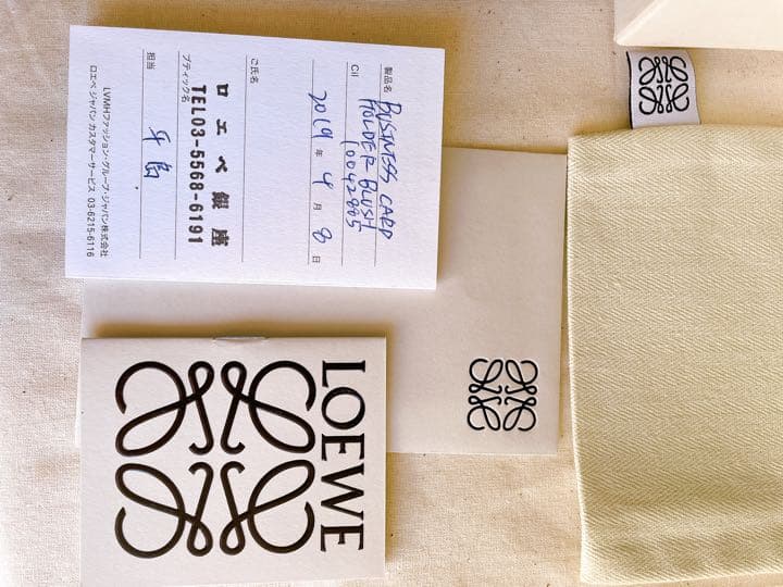 ロエベLOEWE  名刺入れ　ピンク　ハイブランド