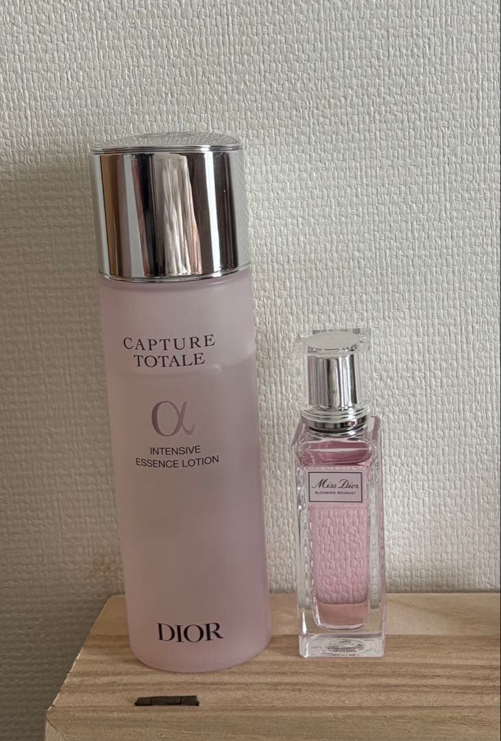 Dior カプチュール ブルーミングブーケ アディクトリップグロウ ストラップ