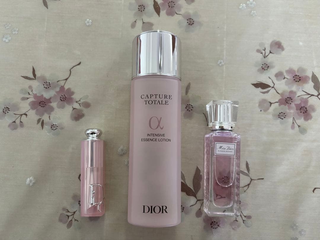 Dior カプチュール ブルーミングブーケ アディクトリップグロウ ストラップ