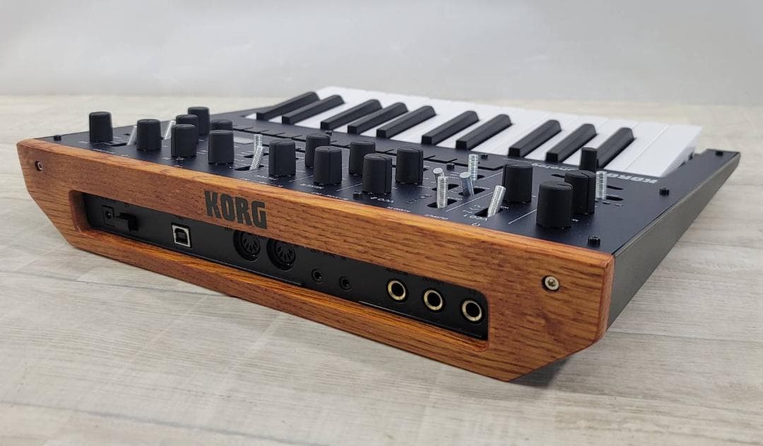KORG モノフォニック アナログ シンセサイザー monologue BL