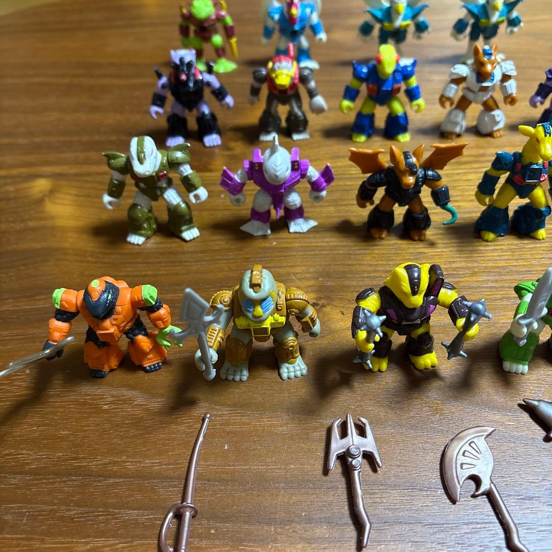 ビーストフォーマー　レーザービースト　本体22体　武器19個