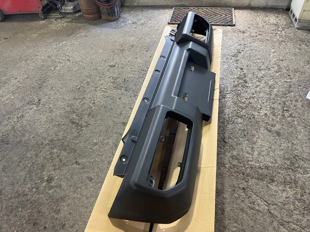 スズキ　ジムニー　JB64W リアバンパー　新品未使用