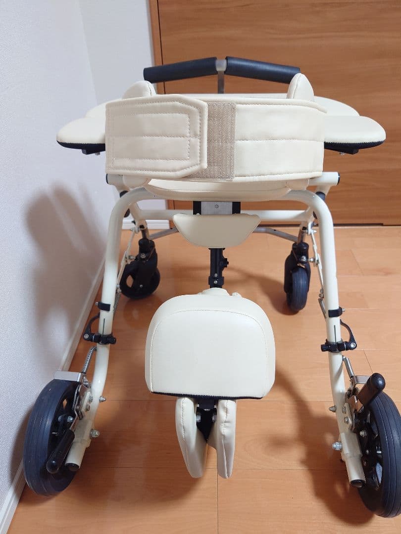 姿勢保持機能付　歩行器　プロスター　Sサイズ