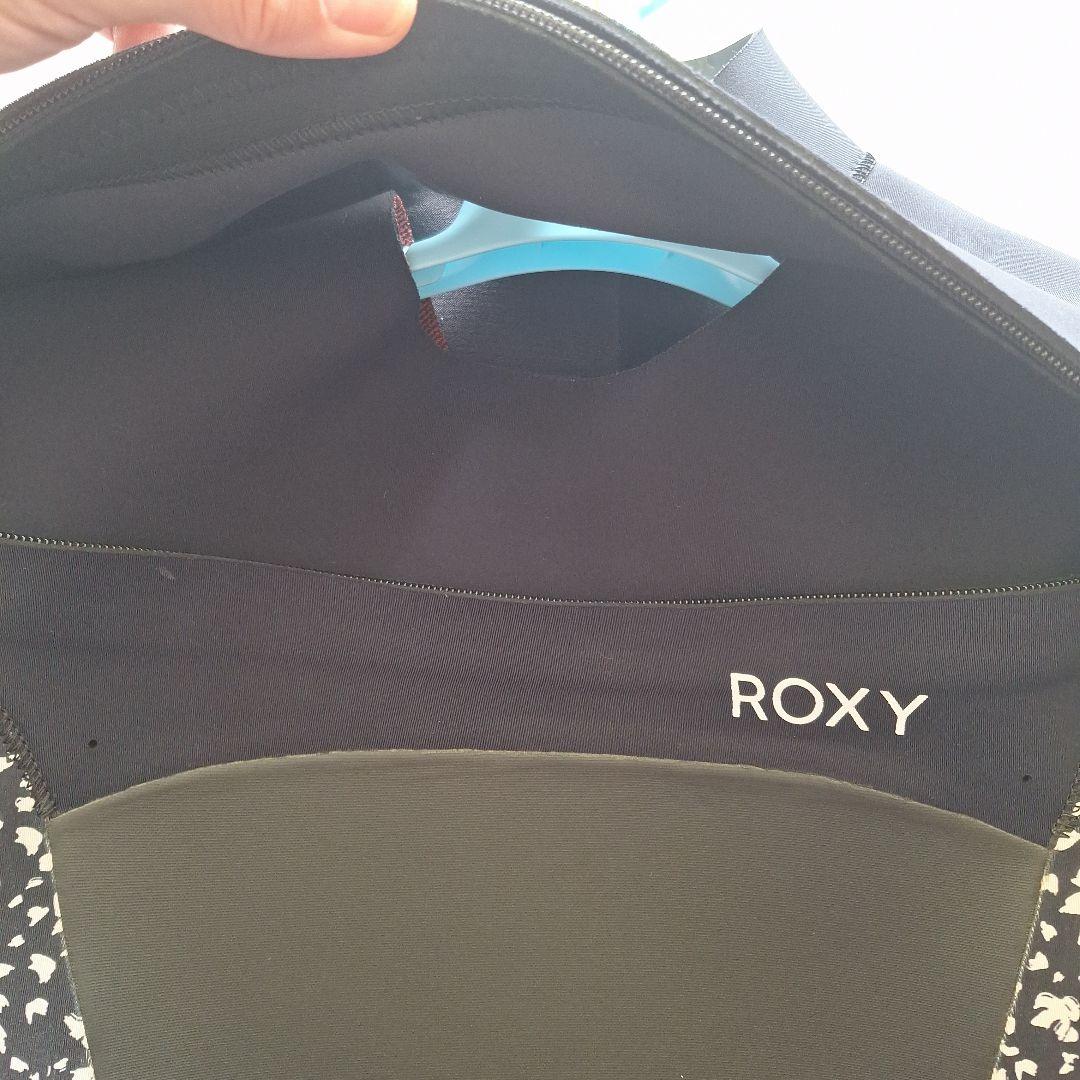 ROXY セミドライスーツ ブラック フラワーパターン