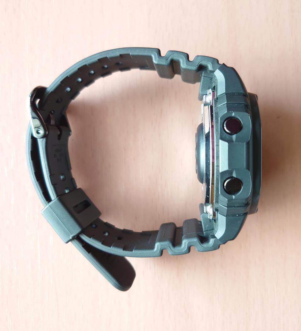 【美品】 G-SHOCK DW-H5600-1JR G-SQUAD 光学式センサ