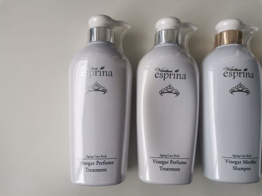ヴィブリアンエスプリーナ シャンプー トリートメント 4本セット 未開封品
