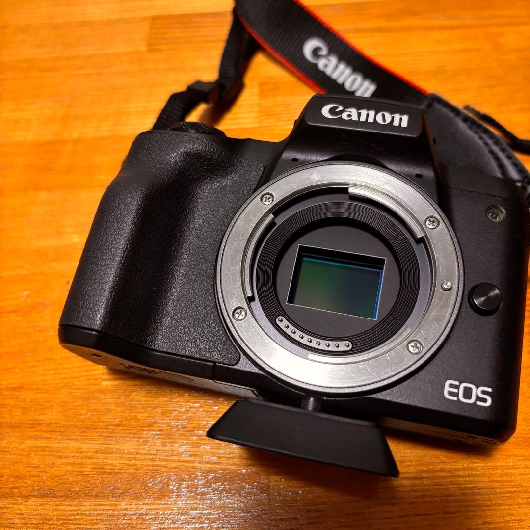 Canon EOS Kiss M ダブルズームキット ＋ おまけ付き
