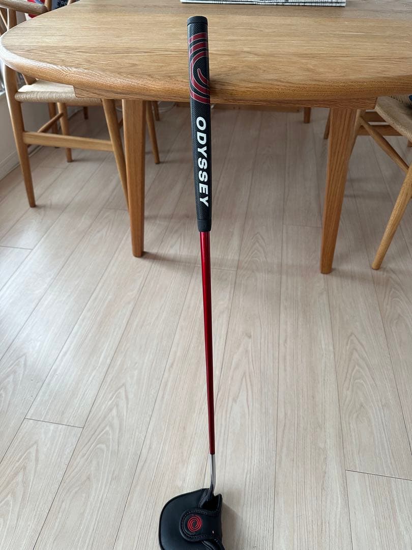 ODYSSEY ホワイトホット　VERSA SEVEN（右利き用）　パター