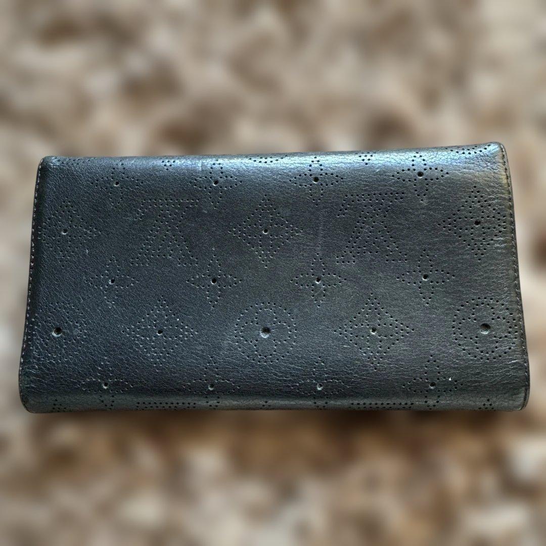 ルイヴィトン モノグラム アメリア マヒナ ブラック 長財布　L18