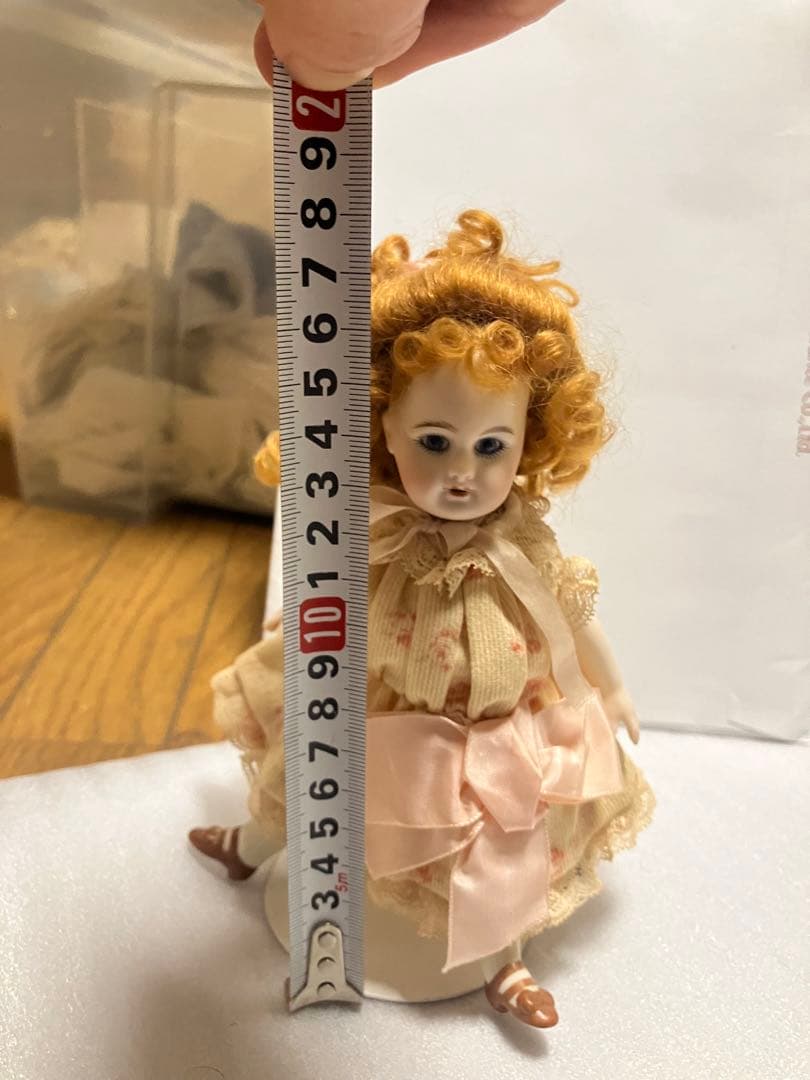 ビスクドール　アンティークのコレクション用磁器人形 (Kemper かつら)