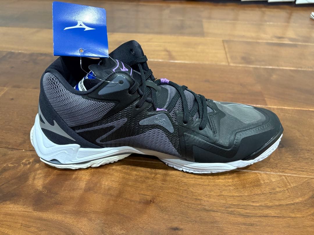 新品 ミズノV1GA2405 ウエーブライトニング Z8 MID 27.5㎝