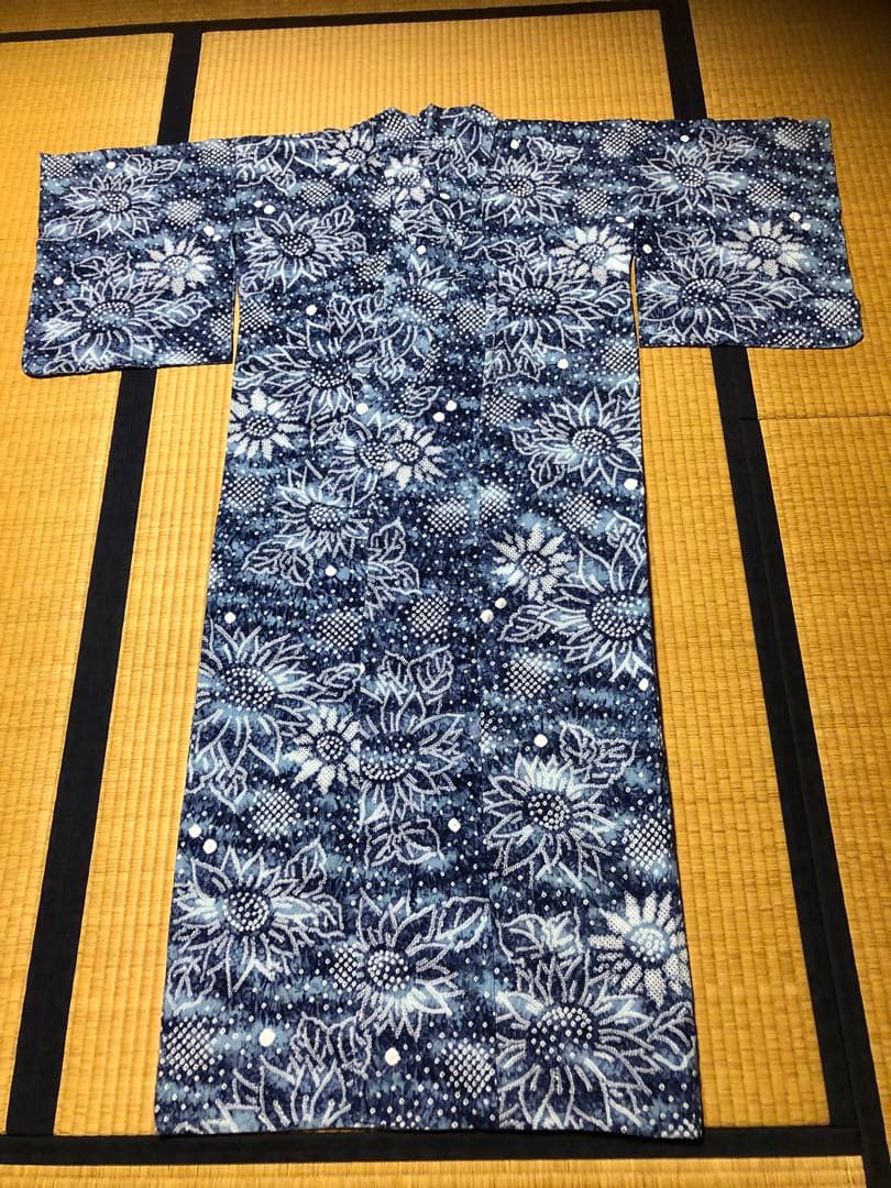 E-1 美品　有松絞り　浴衣　紺地のぼかしにひまわり模様　手縫い