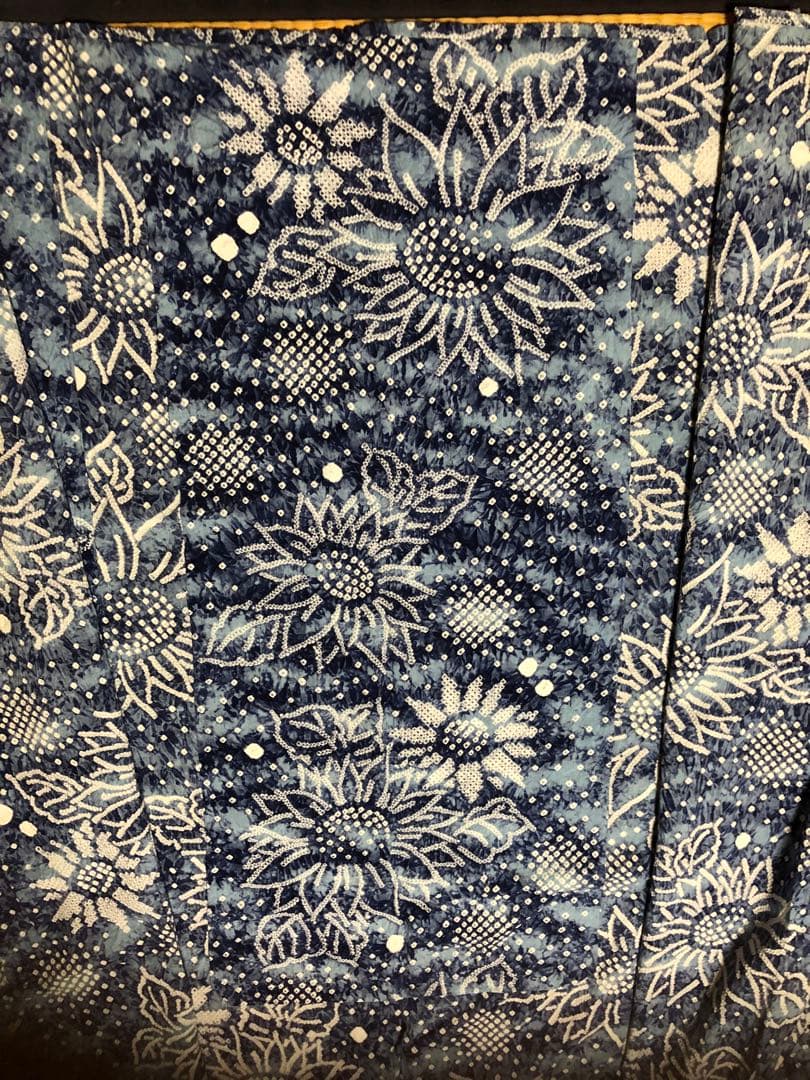 E-1 美品　有松絞り　浴衣　紺地のぼかしにひまわり模様　手縫い