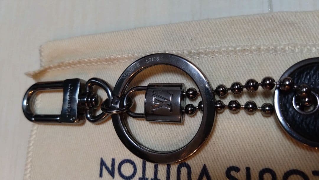 【たぴおか】VUITTON キーホルダー バックチャーム M63618