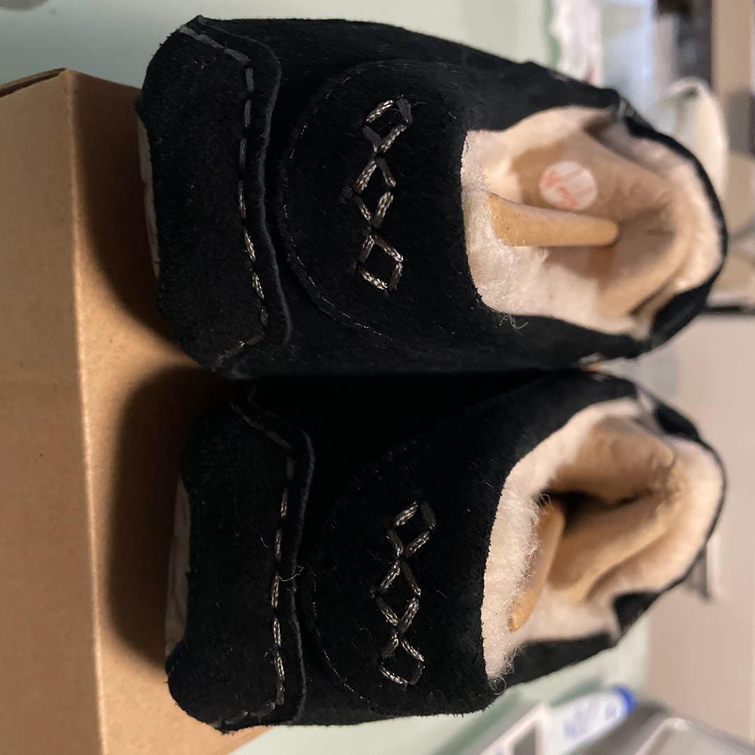 新品未使用　UGG 黒 モカシン