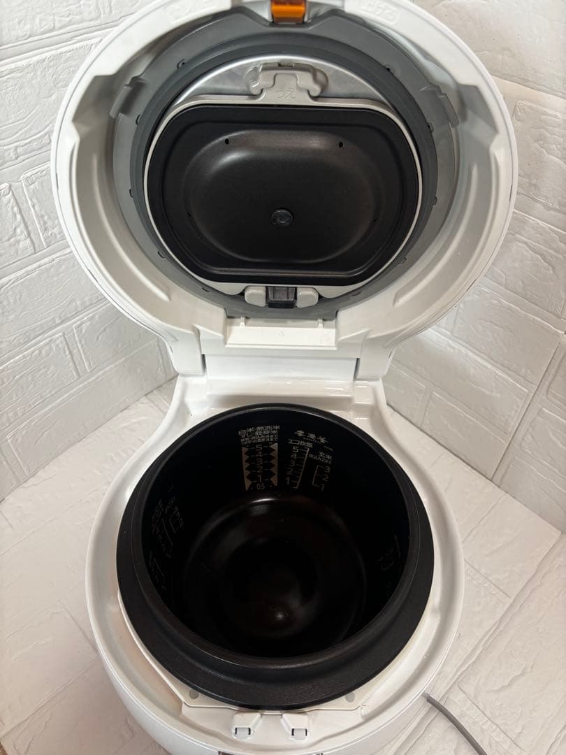 な*ʔ様 【美品】三菱炊飯器　本炭釜 5.5合NJ-AWB10-W月白 ’22年