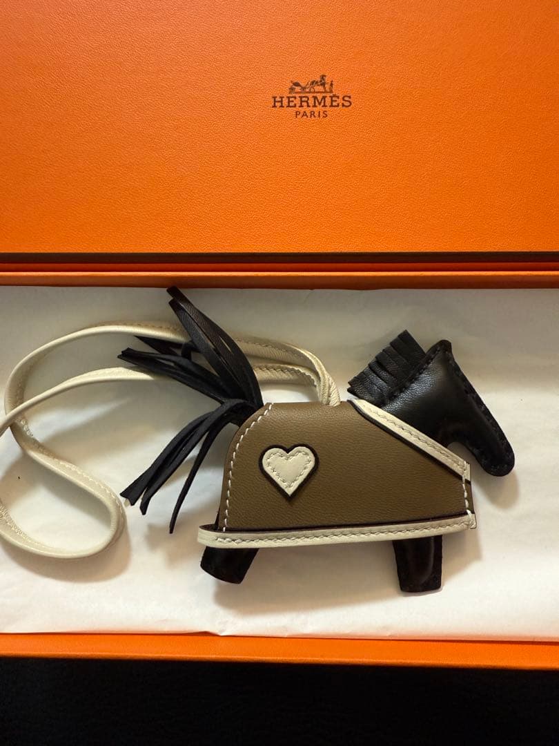新品未使用！正規店購入　エルメス　ロベオクール　チャーム　馬　ロデオ