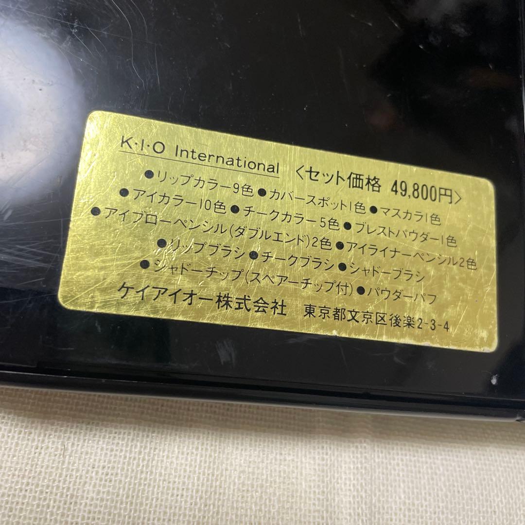 ロベルタ ディ カメリーノ メイクパレット アイシャドウ リップカラー