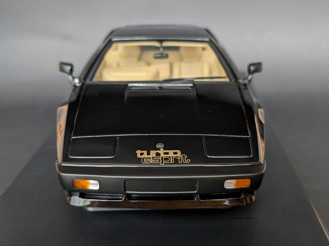 オートアート 1/18 LOTUS ESPRIT TURBO