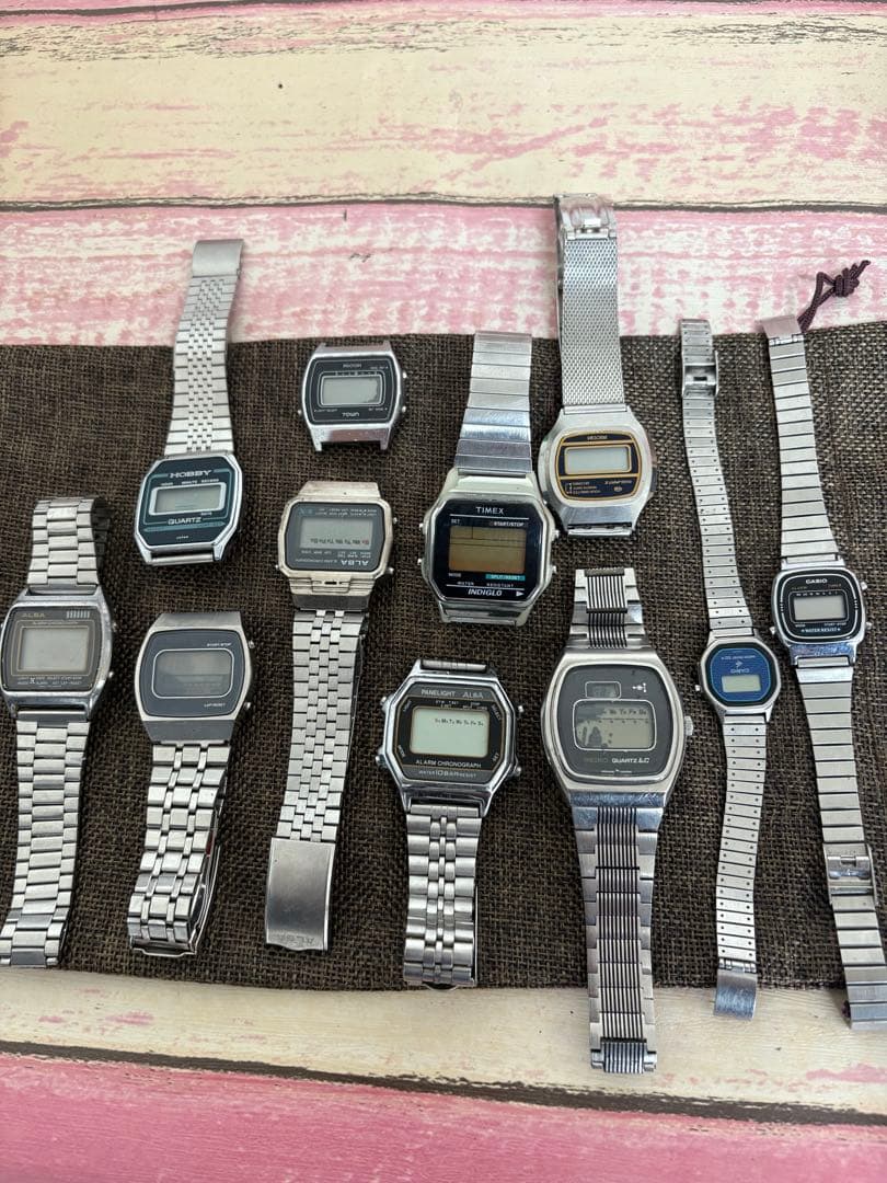 デジタル腕時計まとめ売り（SEIKO、CASIO、TIMEX、RICOHなど）