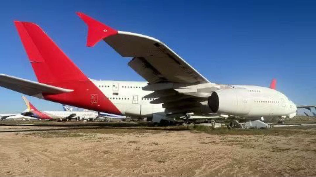 Qantas Planetags A380-842 分厚い