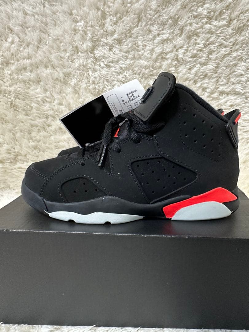Jordan 6 Retro ブラック/レッド 19センチ