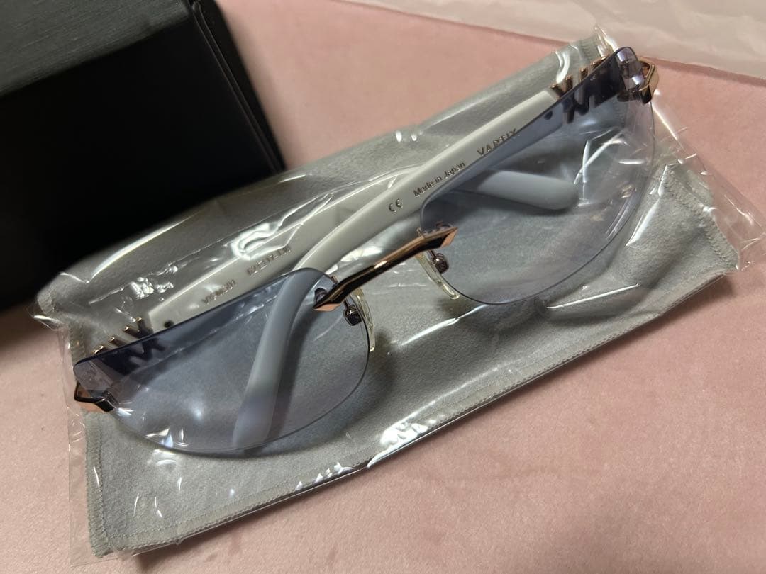 GACKT 着　vartix サングラス　新品未使用