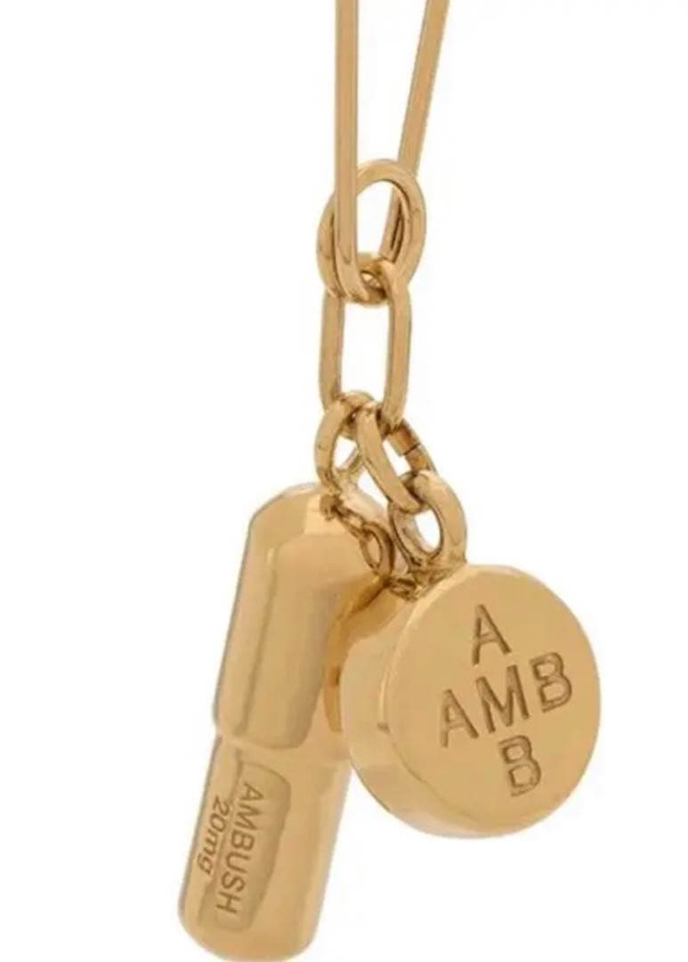 アンブッシュ　ピアス