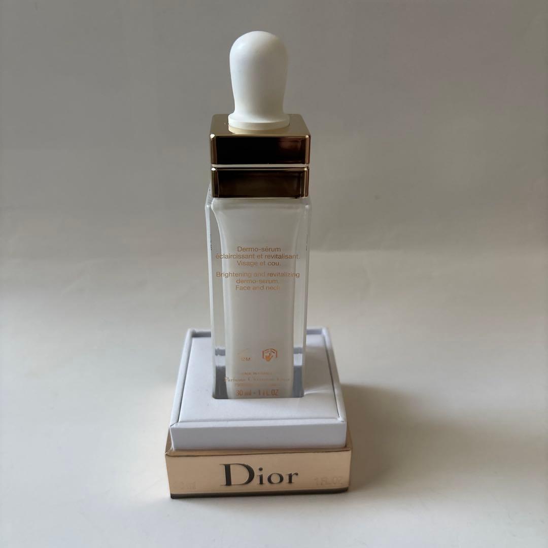 ディオール　プレステージ　ホワイト　ラ　ソリューション　ルミエール　30ml