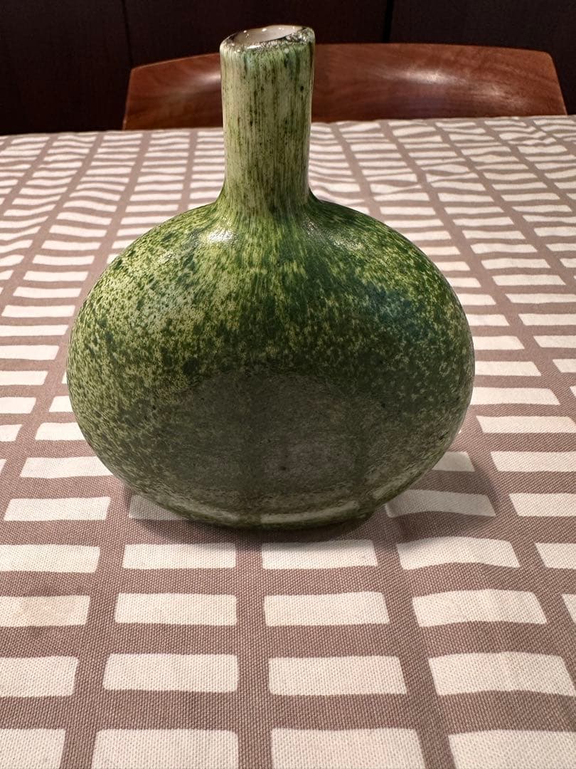 オイバトイッカ　ヌータヤルヴィ　一輪挿し