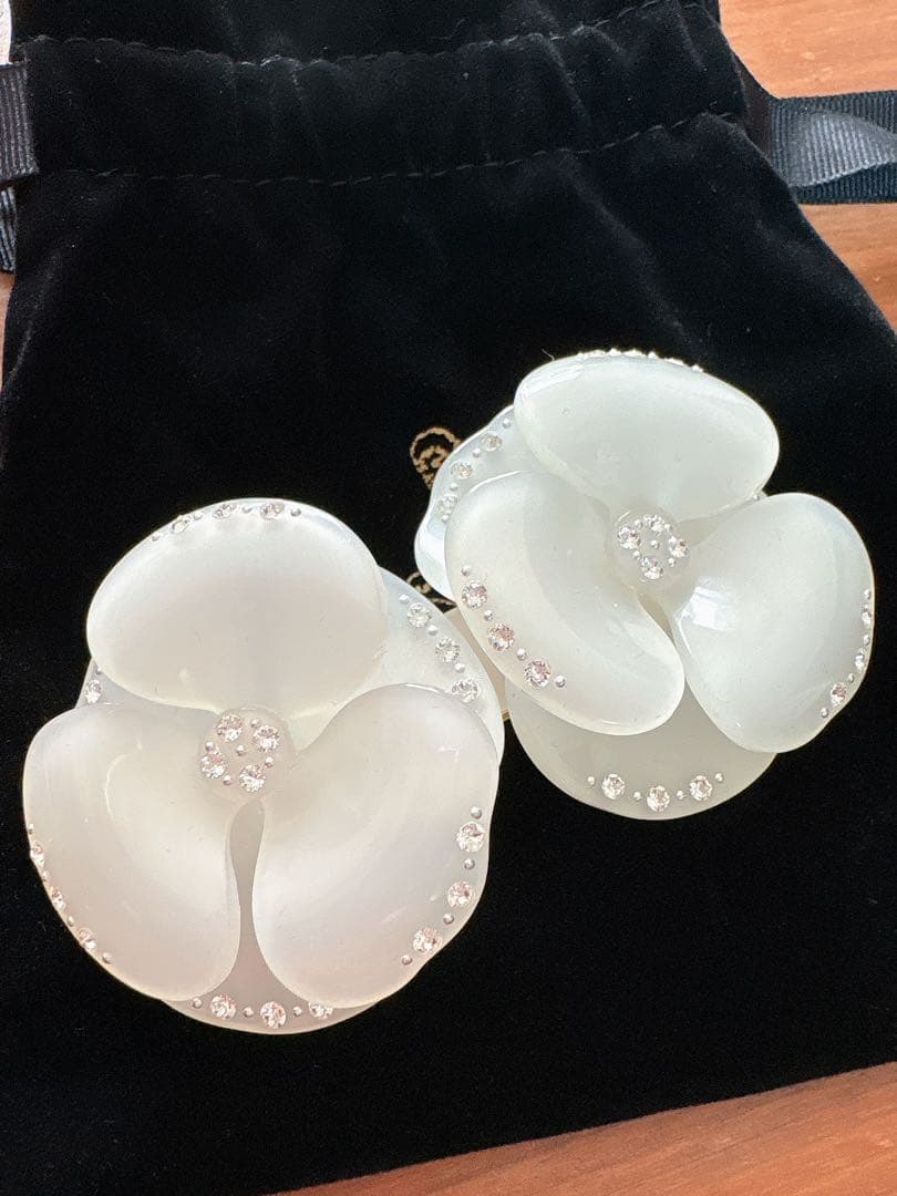 ALEXANDRE DE PARIS カメリア ホワイト 双子カメリア バレッタ