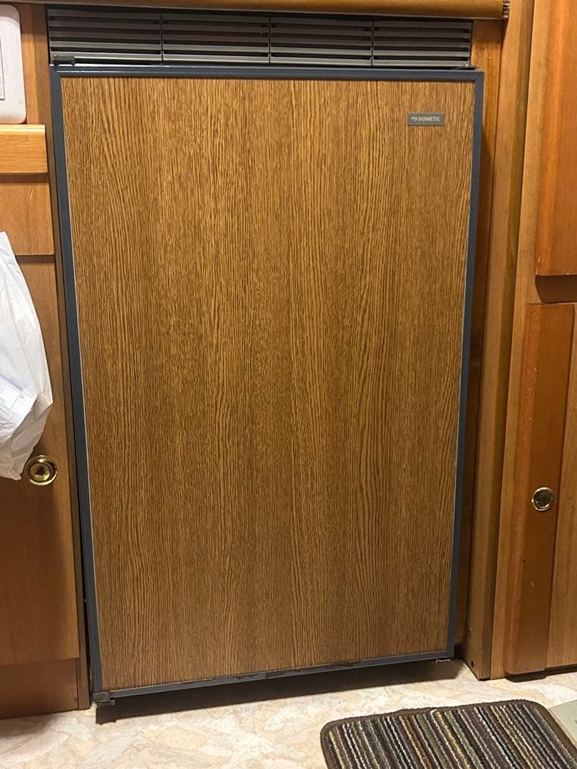 キャンピングカー冷蔵庫 12V Dometic MDC-90 ジャンク品