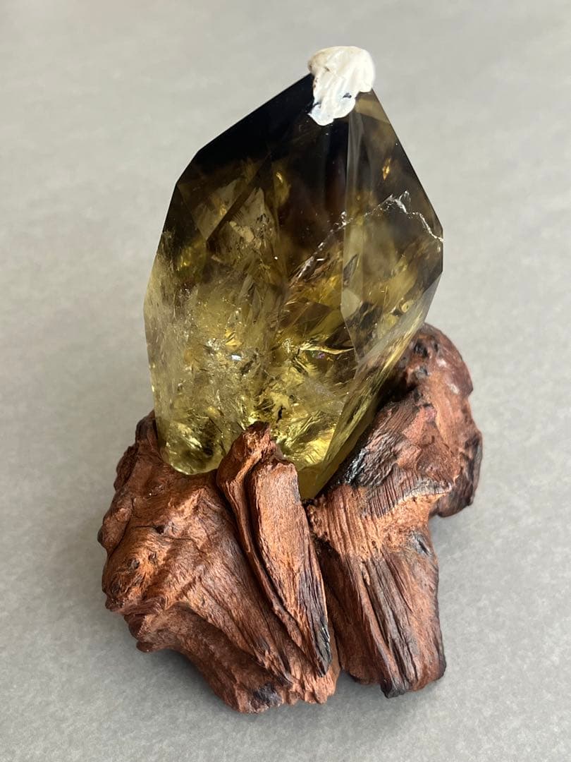 【専用台座付き】ブルーラダー入りゼウススモーキーシトリンフリーフォーム