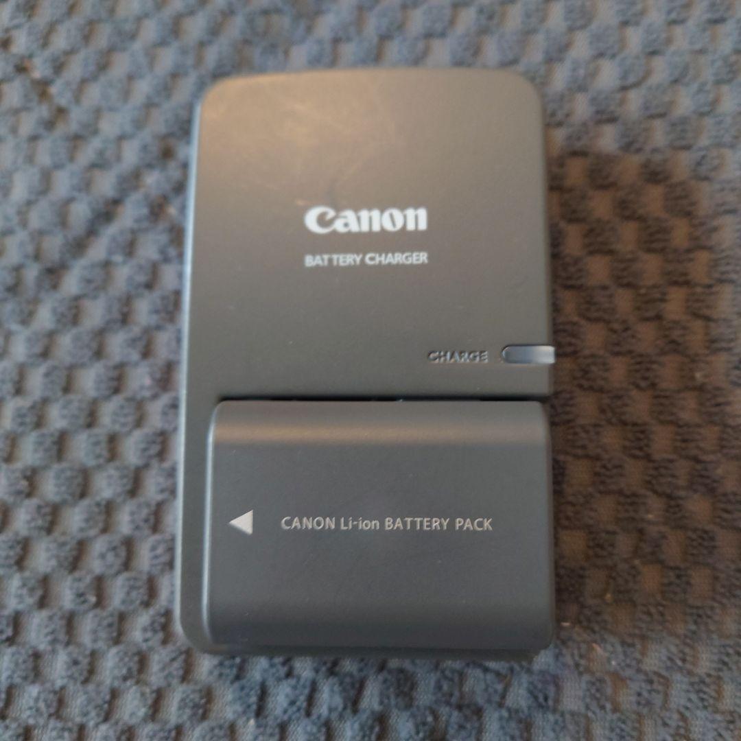 Canon EOS Kiss Digital X 本体とレンズ2本 動作確認済