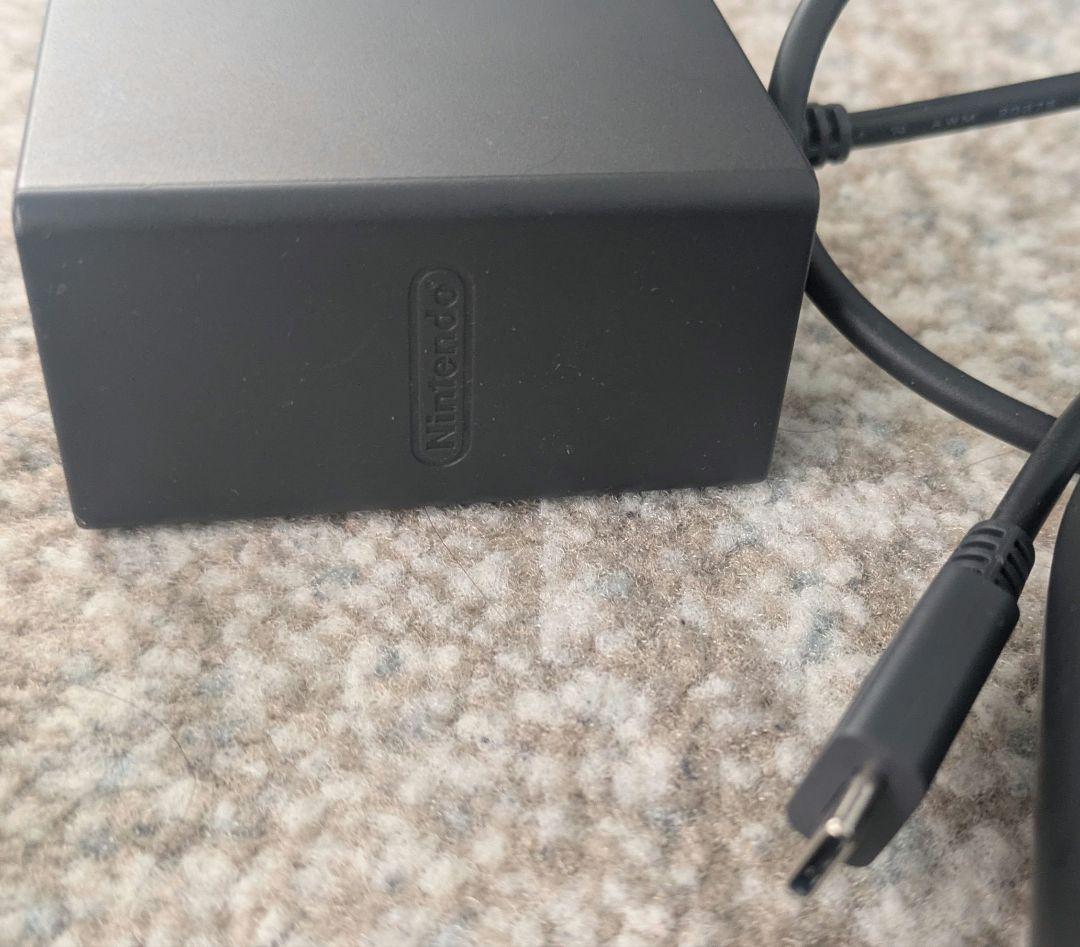 【Nintendo Switch 本体＋付属品】 ネオングリーン　ネオンピンク