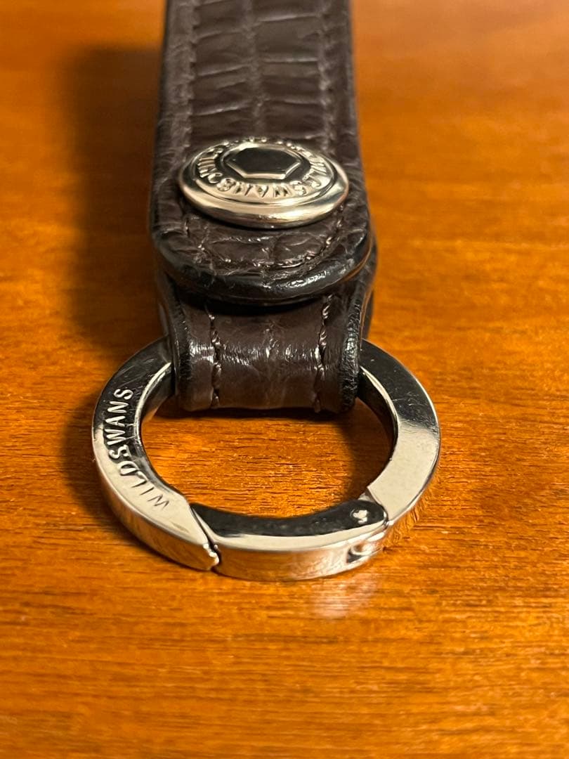 WILDSWANS Leaf クロコ チョコ カラビナキーリング付き