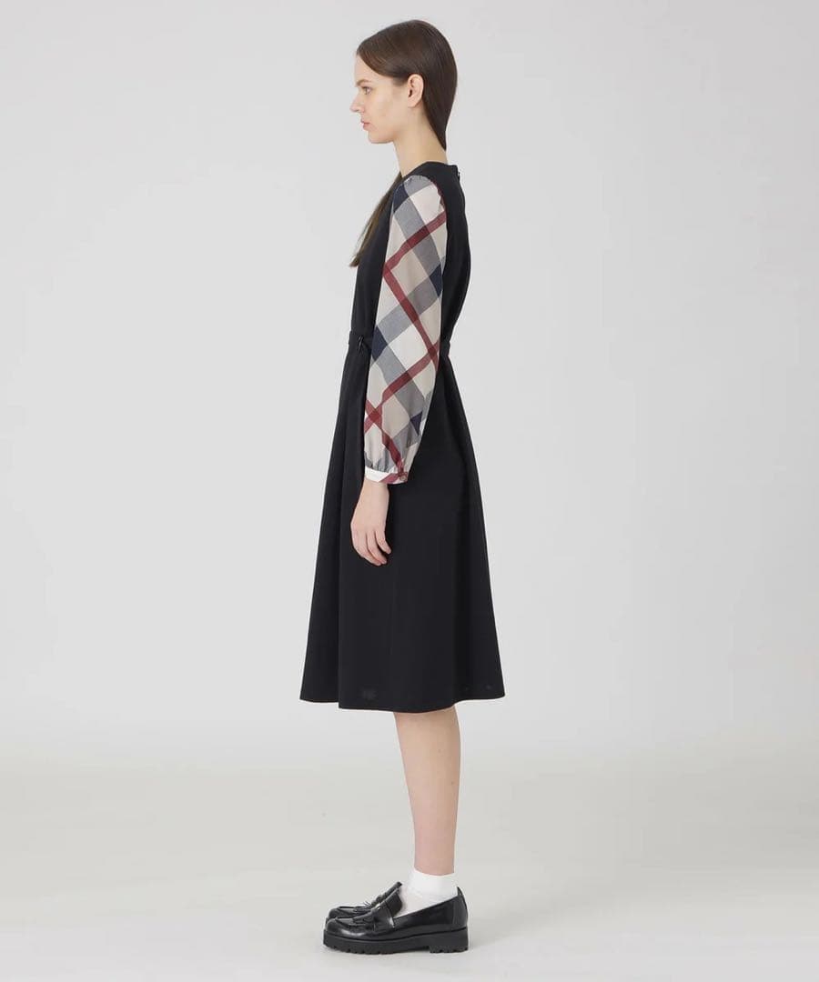 新品　ブルーレーベルクレストブリッジ　コンパクトライトポンチサックドレス３６